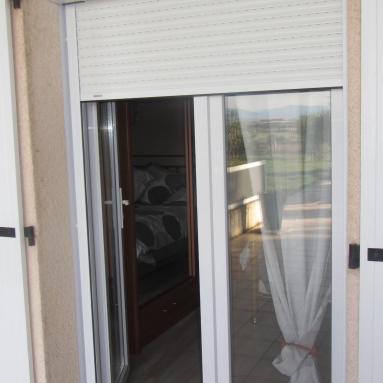 Volets roulants autonomes, fonctionne uniquement à l'énergie solaire